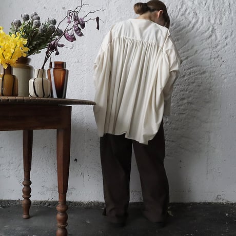 .less back gather blouse (biege)