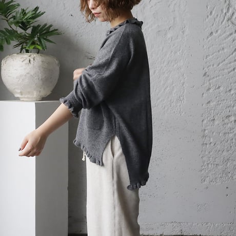 TOWAVASE Volant cashmere pullover (charcoal gray)