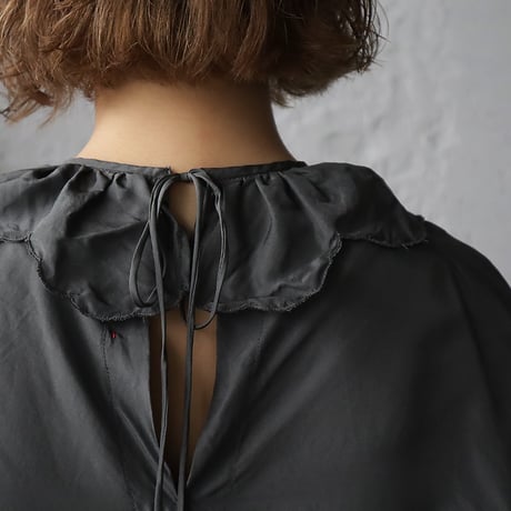 TOWAVASE Volant bijou blouse (darkgray)