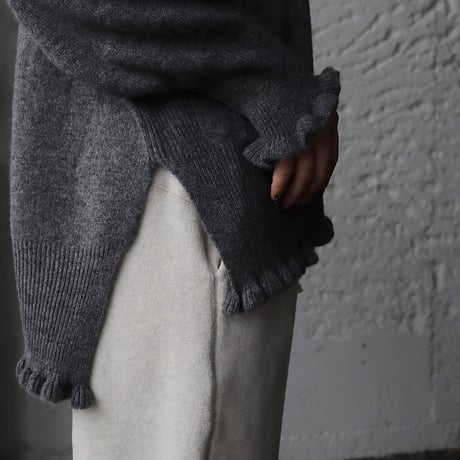 TOWAVASE Volant cashmere pullover (charcoal gray)