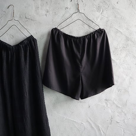 .less wide straight pants (black)