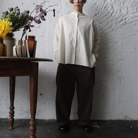 .less back gather blouse (biege)