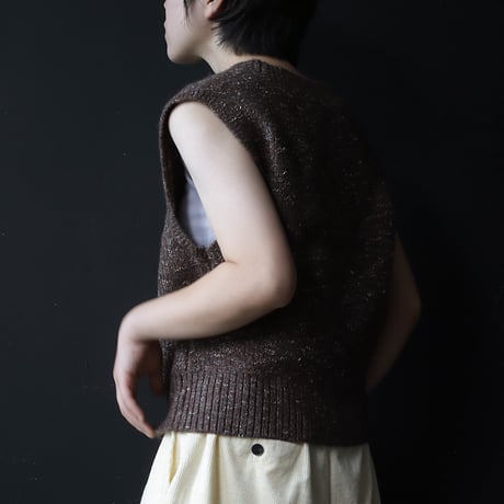 ànuke nep knit vest (brown)