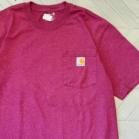 carhartt 胸ポケット付きTシャツ