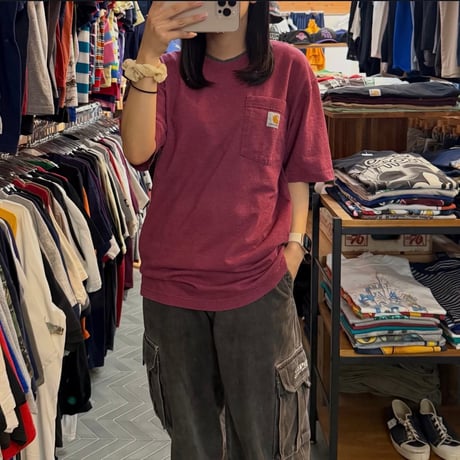 carhartt 胸ポケット付きTシャツ