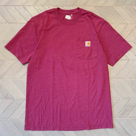 carhartt 胸ポケット付きTシャツ