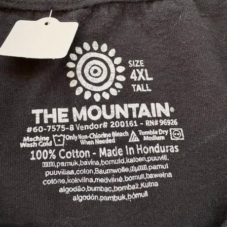 THE MOUNTAIN HIPHOPネコプリントTシャツ