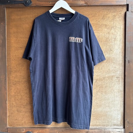 M&M’sバックプリントTシャツ