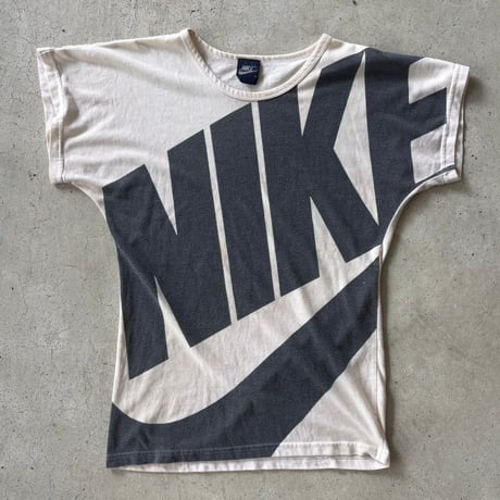 NIKE ビッグロゴTシャツ