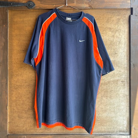 NIKE 切り替えしTシャツ
