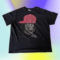 THE MOUNTAIN HIPHOPネコプリントTシャツ