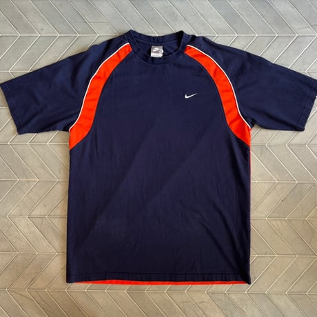 NIKE 切り替えしTシャツ