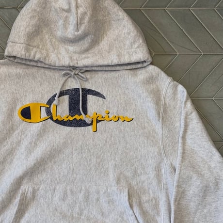 champion reverse weave デザインロゴパーカー