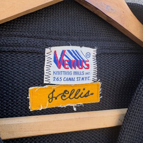USA製 Venus レタードカーディガン