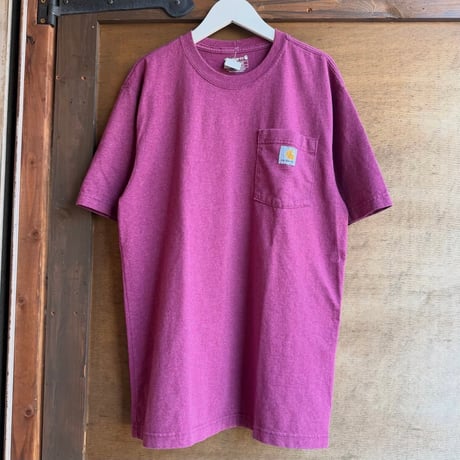 carhartt 胸ポケット付きTシャツ