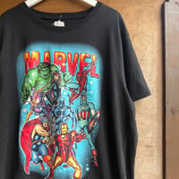 MARVEL スプレーアート調Tシャツ