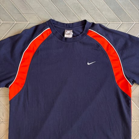 NIKE 切り替えしTシャツ