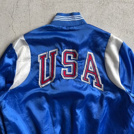 USA 刺繍サテンスタジャン
