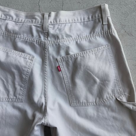 Levi’s ホワイト ペインターショーツ
