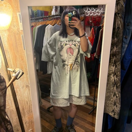 Levi’s ホワイト ペインターショーツ