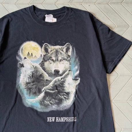オオカミプリントTシャツ
