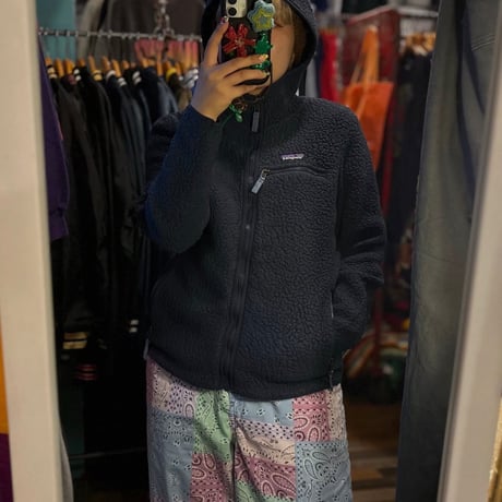 patagonia レトロパイルフーディー
