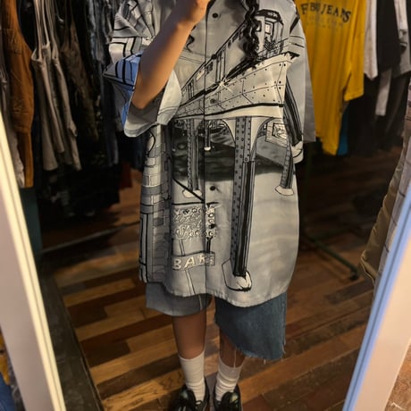 総柄グラフィックシャツ