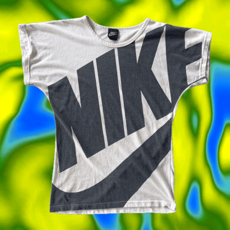 NIKE ビッグロゴTシャツ