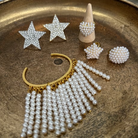 Draping Pearl bangle