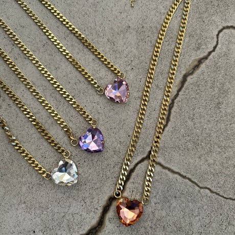 Kira heart necklace