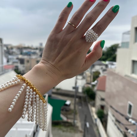 Draping Pearl bangle