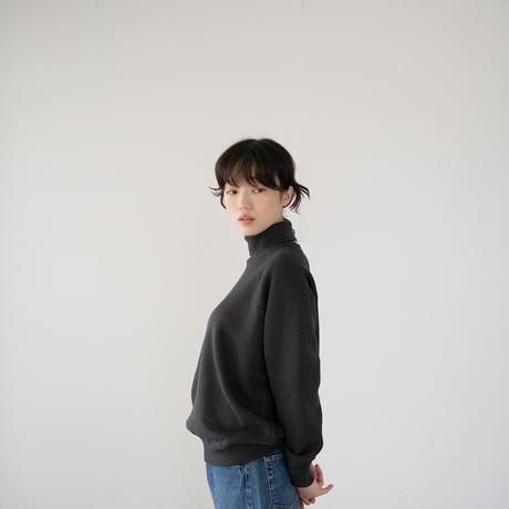 コットン裏毛タートルスウェット