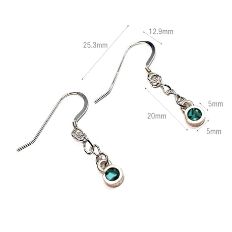 ゆらゆら揺れる ターコイズ　シルバーピアス 一点物
