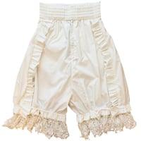 LACE FRILL HALF PANTS