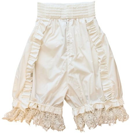 LACE FRILL HALF PANTS