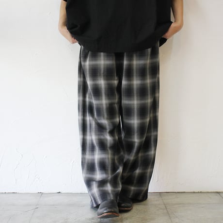 TRAVAIL MANUEL トラバイユマニュアル　オンブレチェックワイドフレアパンツ　#チャコールグレー、ブルーグレー