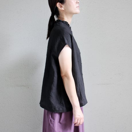 **再入荷** Linenya リネンヤ　リネンフリルカラーフレンチスリーブブラウス　フリルブラウス　#ブラック、ライラック