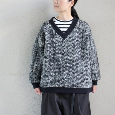 ARTE POVERA アルテポーヴェラ　縮絨ウールヘリンボーンラグランVプルオーバー　#ホワイトｘブラック