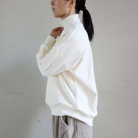 TRAVAIL MANUEL トラバイユマニュアル　プラッシュ裏毛ハイネックプルオーバー　#ブラック、杢グレー、クリーム