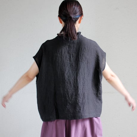 **再入荷** Linenya リネンヤ　リネンフリルカラーフレンチスリーブブラウス　フリルブラウス　#ブラック、ライラック