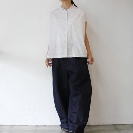**再入荷** Linenya リネンヤ　LIBERTY Glenjadeフリルカラーフレンチスリーブブラウス　フリルブラウス　#ブラック、ライトグレー