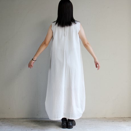 **ラスト一点 MORE SALE** KHA:KI カーキ　FOIL PRINT STRIPE DRESS 箔プリントストライプワンピース　#ecru 【送料無料】