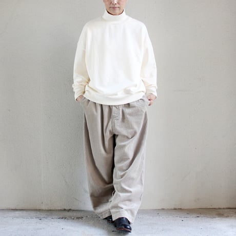TRAVAIL MANUEL トラバイユマニュアル　プラッシュ裏毛ハイネックプルオーバー　#ブラック、杢グレー、クリーム
