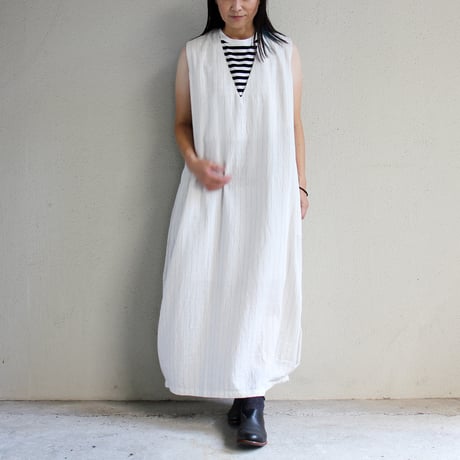 **ラスト一点 MORE SALE** KHA:KI カーキ　FOIL PRINT STRIPE DRESS 箔プリントストライプワンピース　#ecru 【送料無料】
