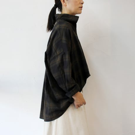 **SALE** TRAVAIL MANUEL トラバイユマニュアル　ダークマドラススキッパーシャツ　#オリーブ