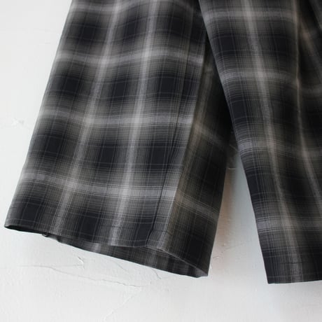 TRAVAIL MANUEL トラバイユマニュアル　オンブレチェックワイドフレアパンツ　#チャコールグレー、ブルーグレー