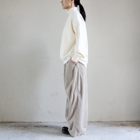 TRAVAIL MANUEL トラバイユマニュアル　プラッシュ裏毛ハイネックプルオーバー　#ブラック、杢グレー、クリーム