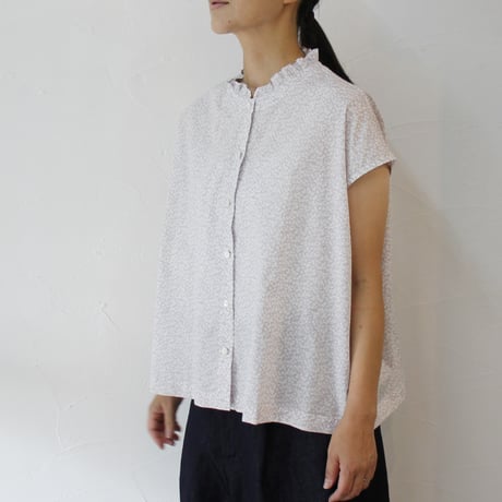 **再入荷** Linenya リネンヤ　LIBERTY Glenjadeフリルカラーフレンチスリーブブラウス　フリルブラウス　#ブラック、ライトグレー