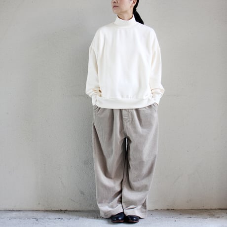 TRAVAIL MANUEL トラバイユマニュアル　プラッシュ裏毛ハイネックプルオーバー　#ブラック、杢グレー、クリーム