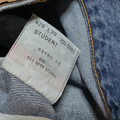 ▪ 90s Levi’s 501 Made in USA / W26 L30